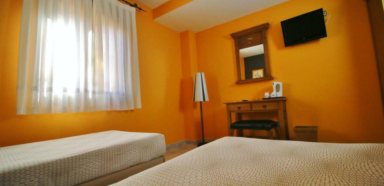 Posada Del Camino Real Torrelaguna Eksteriør billede