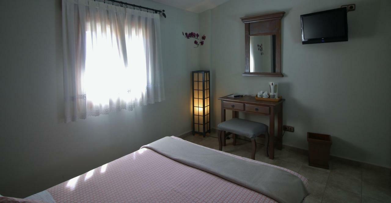 Posada Del Camino Real Torrelaguna Eksteriør billede